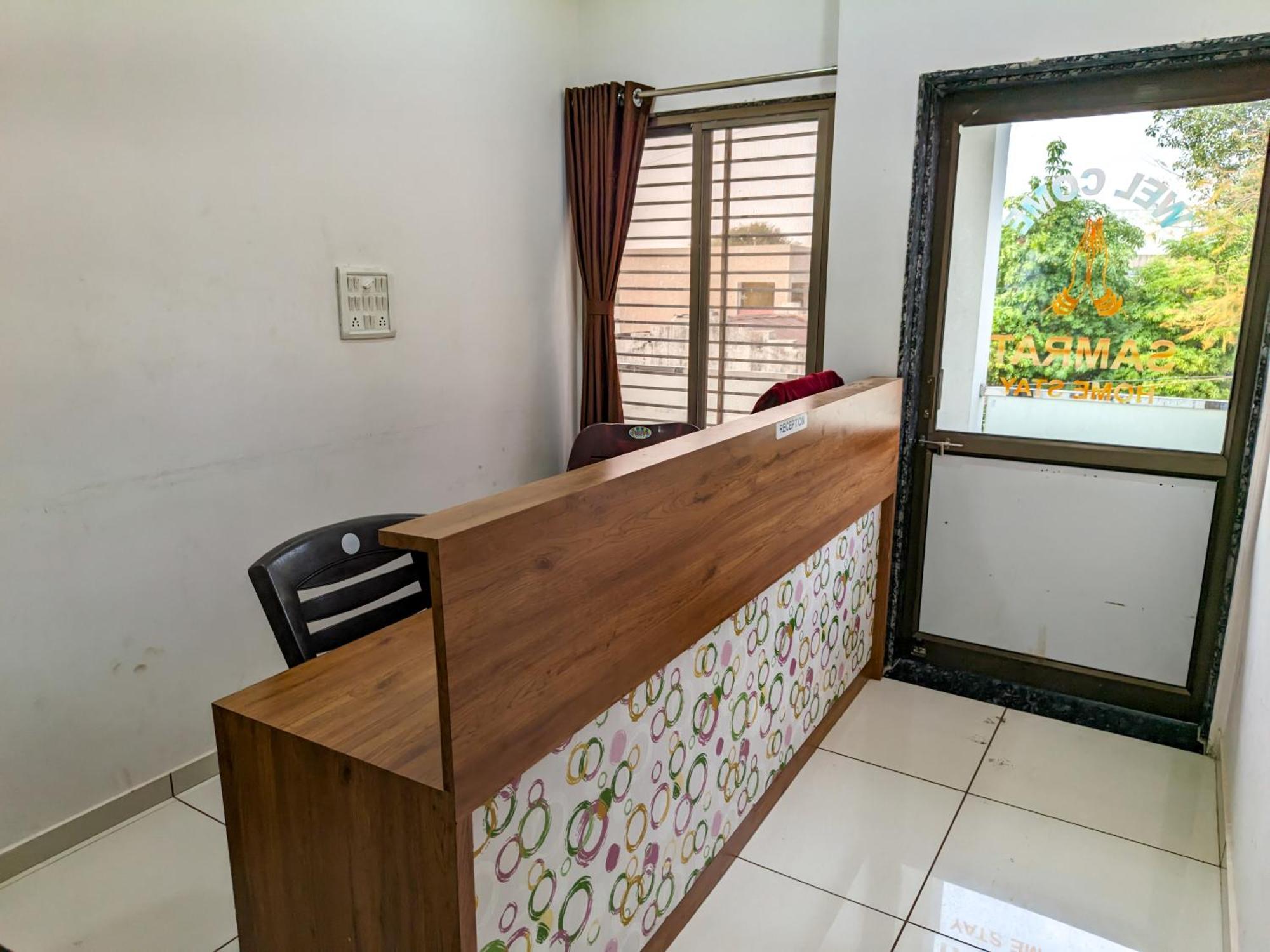 Samrat Homestay Garudeshwar Εξωτερικό φωτογραφία