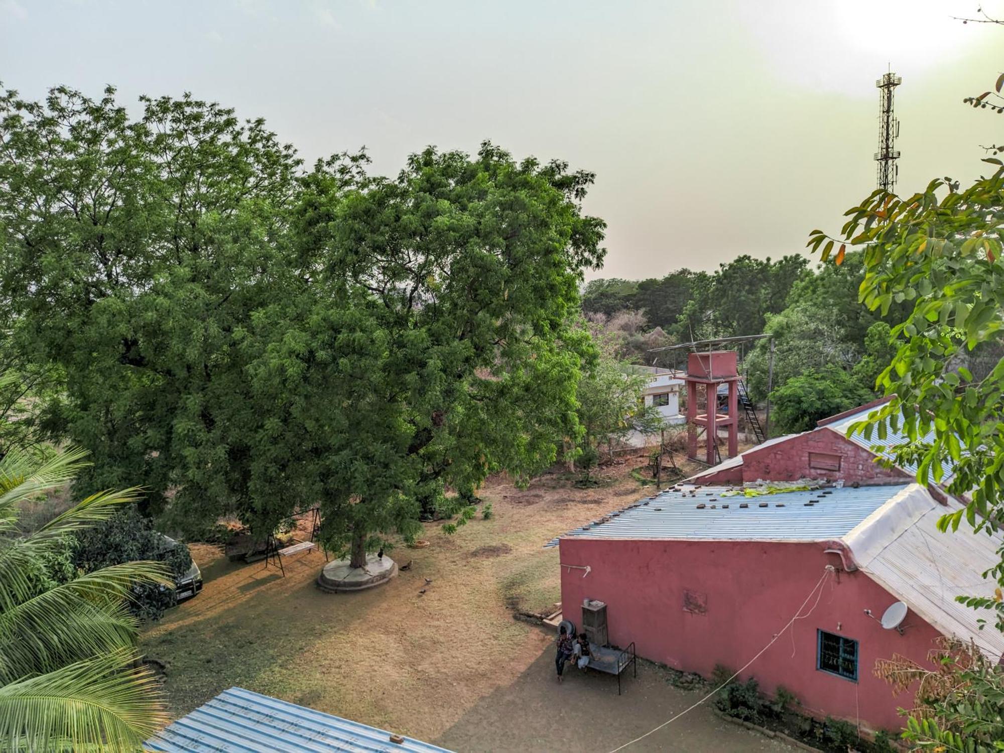 Samrat Homestay Garudeshwar Εξωτερικό φωτογραφία